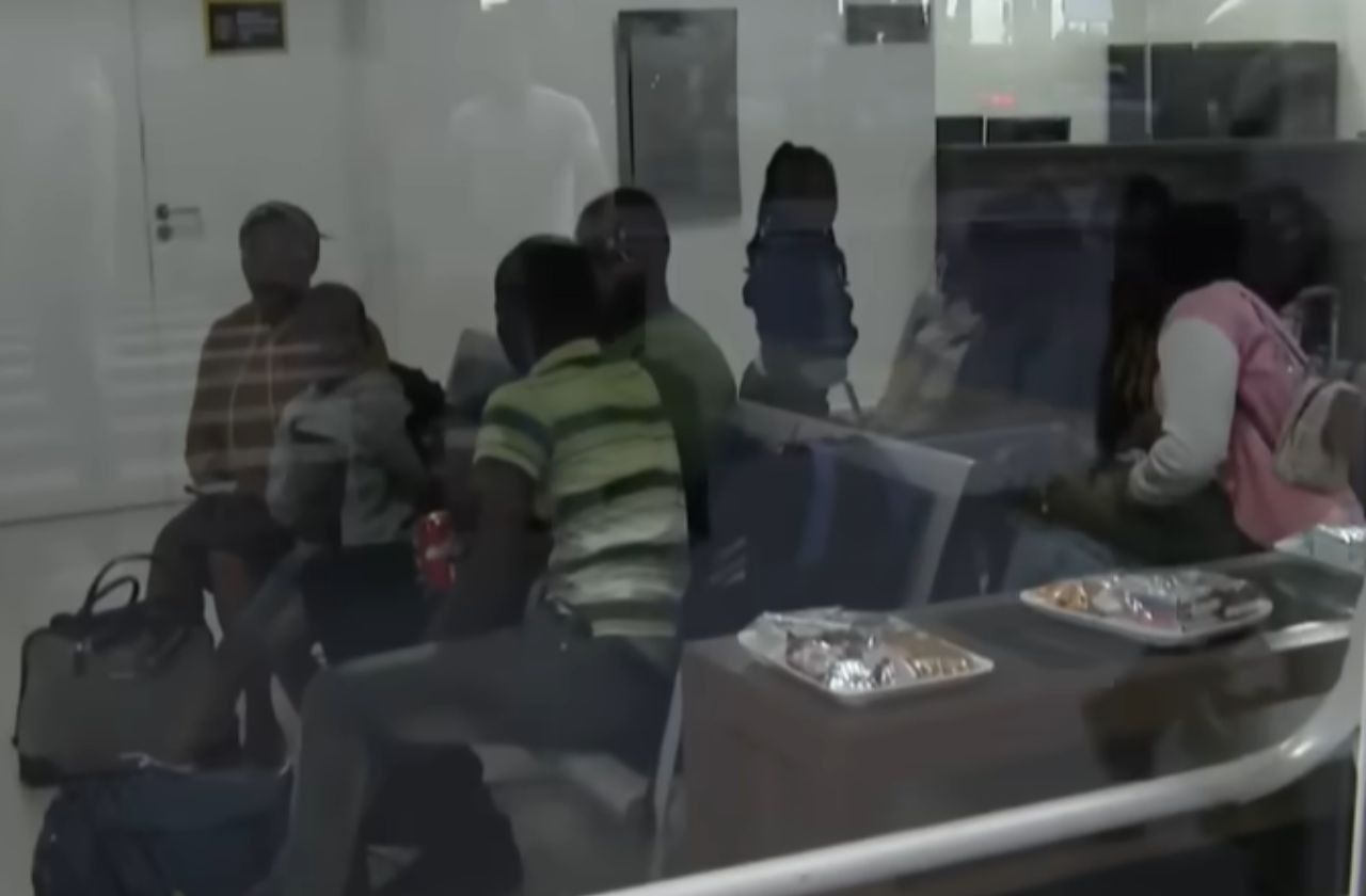 Imagem da noticia PF investiga suspeita de contrabando de haitianos após voo com 113 passageiros em Viracopos (SP)