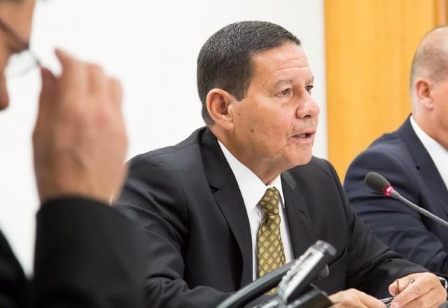 Imagem da noticia Governo deve aprovar R$ 50 mi para nova GLO na Amazônia, diz Mourão