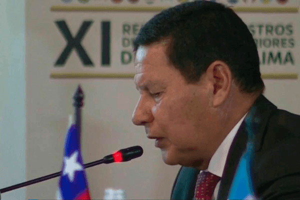 Imagem da noticia Hamilton Mourão fala sobre a Venezuela durante evento em Bogotá