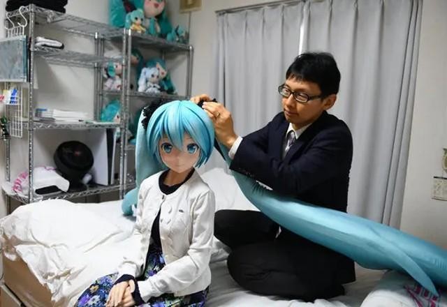 Imagem da noticia Amor virtual: Japonês fica viúvo após holograma de esposa ser inativado