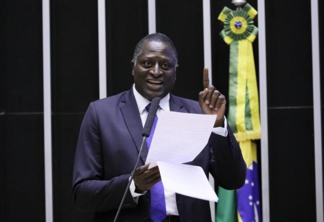 Imagem da noticia Deputado bolsonarista Helio Lopes é internado em Brasília