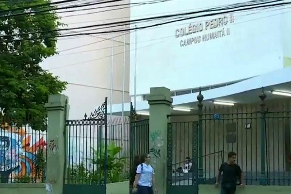 Homem armado com faca invade colégio no Rio para assaltar estudantes