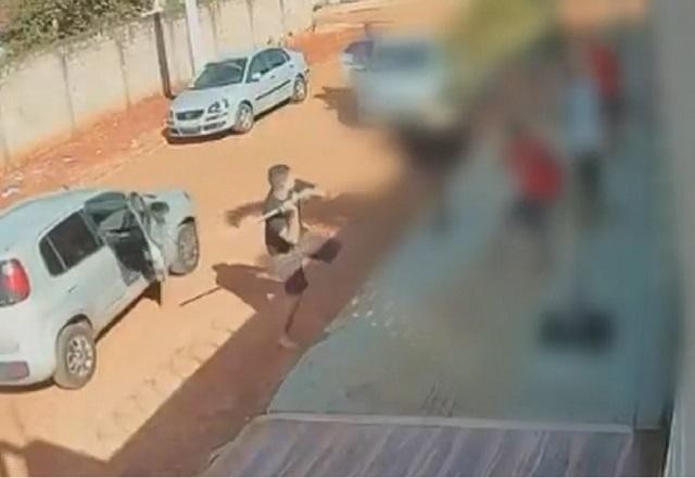 Torcedores são brutalmente agredidos a pauladas em Goiânia (GO)