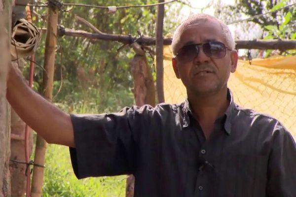 Imagem da noticia Homem dá show de superação após ficar cego e constrói a própria casa