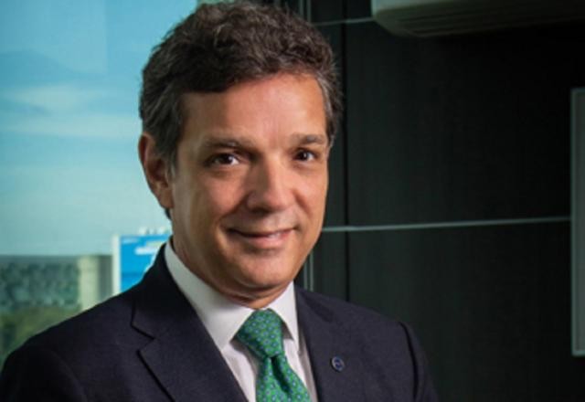 Presidente da Petrobras pede para deixar o cargo