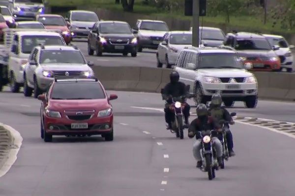 Imagem da noticia Homem é internado após sofrer grave acidente na Marginal Tietê