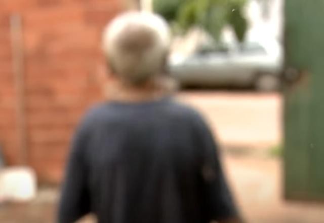 Imagem da noticia Idoso vive em situação de abandono após filho ser preso por maus-tratos
