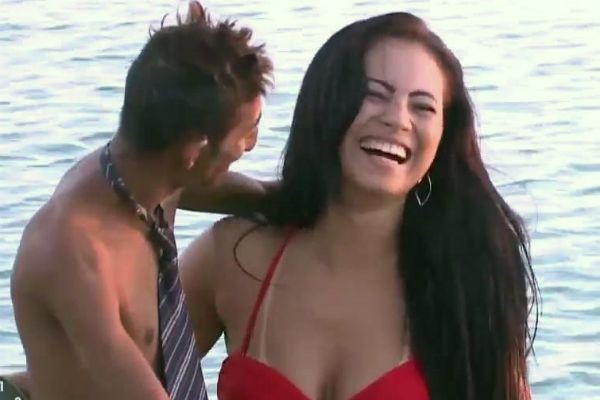 Imagem da noticia Homem ´mais feio do Ceará´ leva namorada à praia e realiza sonho