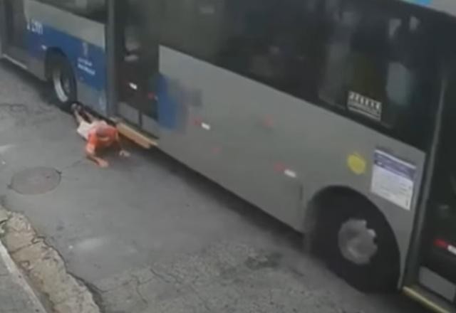 SP: idoso é atropelado por motorista de ônibus após discussão