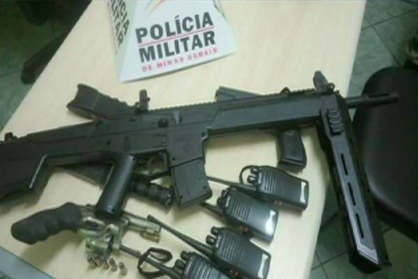 Imagem da noticia Homens tentam entrar armados em show de Wesley Safadão