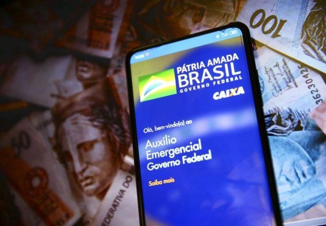 Imagem da noticia IBGE: auxílio emergencial chegou a 44% dos domicílios brasileiros