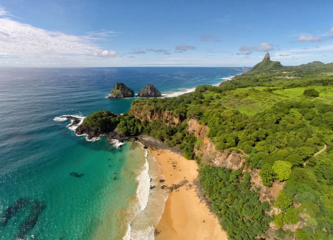 Imagem da noticia Praia do Sancho, em Fernando de Noronha, é eleita "melhor praia do mundo"