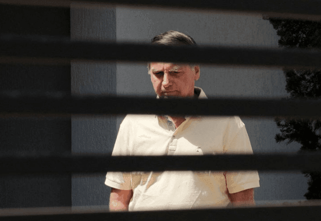 Imagem da noticia Prisão de Bolsonaro: Advogados divergem sobre decisão de Moraes; entenda argumentos