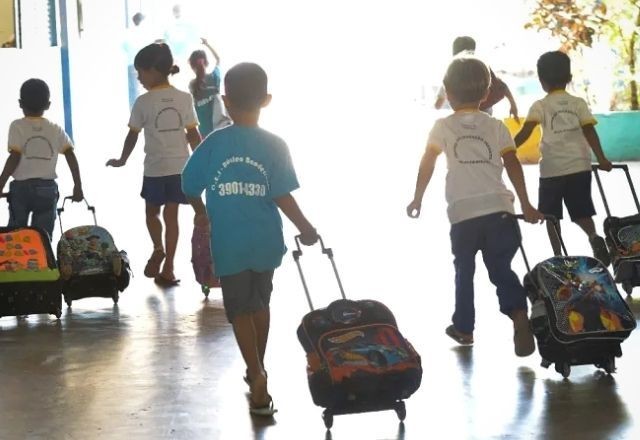 Imagem da noticia Volta às aulas: Retomar a rotina é desafio para pais e filhos