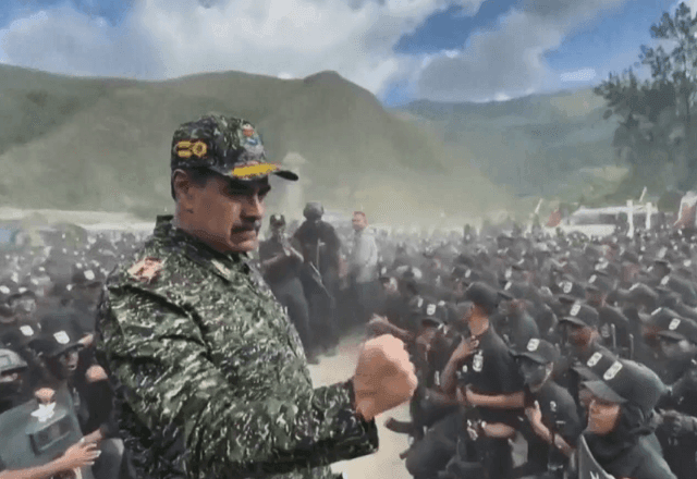 Imagem da noticia Venezuela ameaça EUA após aproximação de navios de guerra: "seremos seu pior pesadelo"
