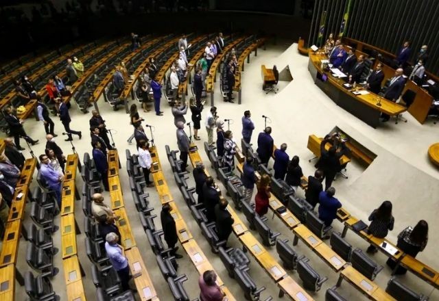 Imagem da noticia Aumento no número de deputados federais:  Câmara aprova emendas do Senado