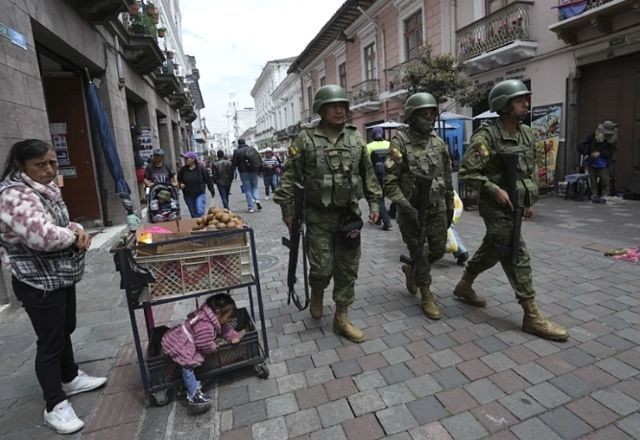 Imagem da noticia SBT News na TV: Brasil convoca chefes de polícias de 13 países para discutir crise no Equador