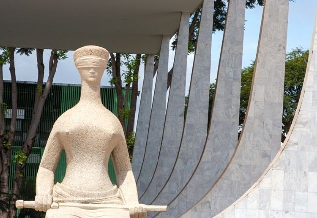 Imagem da noticia SBT News na TV: STF volta a suspender julgamento sobre porte de drogas para uso pessoal