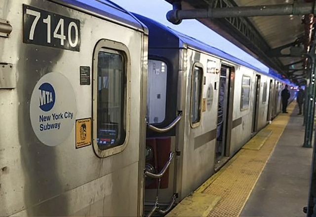 Imagem da noticia Ataque a tiros deixa um morto e cinco feridos em metrô de Nova York