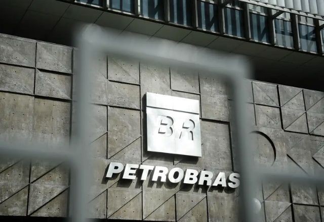Justiça Federal afasta presidente do Conselho de Administração da Petrobras