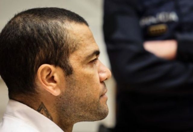 Imagem da noticia SBT News na TV: Chega ao fim o julgamento de Daniel Alves; jogador dá primeiro depoimento público