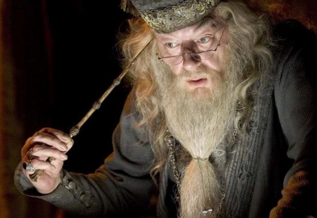 Imagem da noticia Morre Michael Gambon, ator de Dumbledore na franquia Harry Potter, aos 82 anos