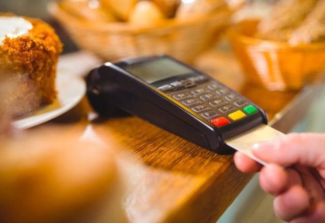 Imagem da noticia IOF já está menor para compras com cartão de crédito no exterior 