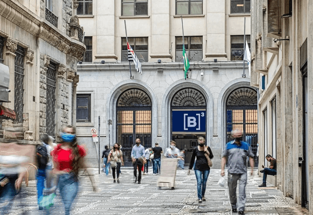 Imagem da noticia Ibovespa fecha em alta de mais de 1% e retoma os 160 mil pontos