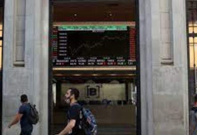 Imagem da noticia Ibovespa oscila intensamente no primeiro pregão pós-eleição e fecha em alta