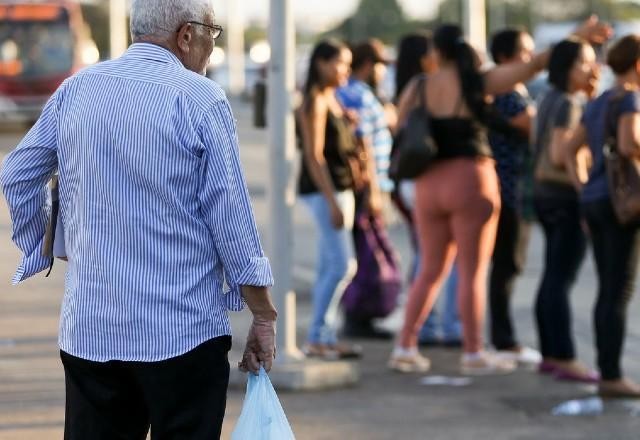 Governo de SP retoma transporte gratuito para idosos acima de 60 anos