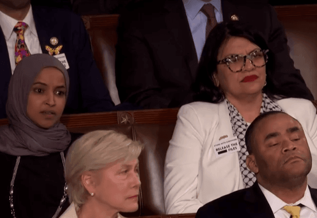 Imagem da noticia Democrata Ilhan Omar chama Trump de "assassino" durante discurso do Estado da União