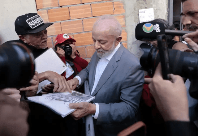 Imagem da noticia Lula anuncia revogação de decreto e diz que governo vai custear translado de brasileira morta na Indonésia