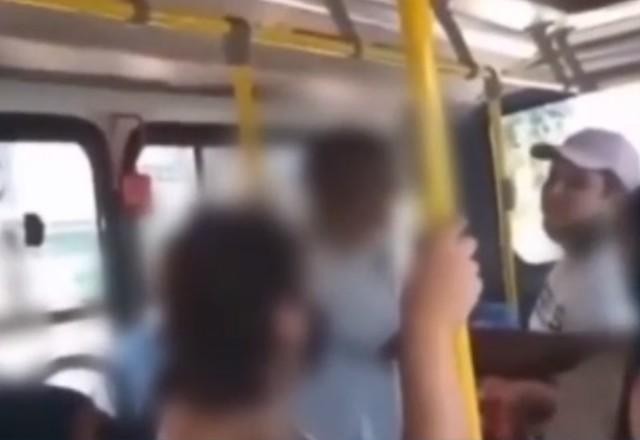 Mulher é presa em flagrante por injúria racial dentro de ônibus
