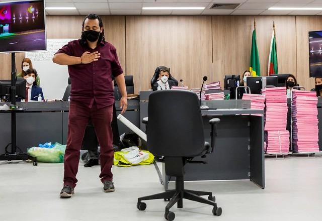 Imagem da noticia Vítimas relembram noite de terror na Kiss e levam plateia às lágrimas