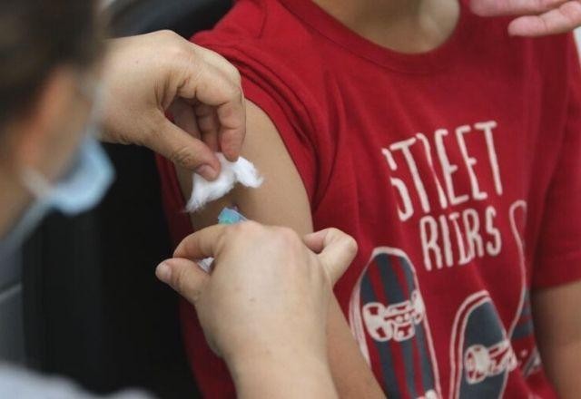 SP inicia busca ativa em escolas para vacinação de crianças contra covid