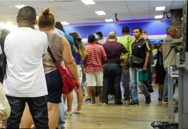 Imagem da noticia Seis de cada dez dívidas foram pagas em fevereiro, diz Serasa Experian