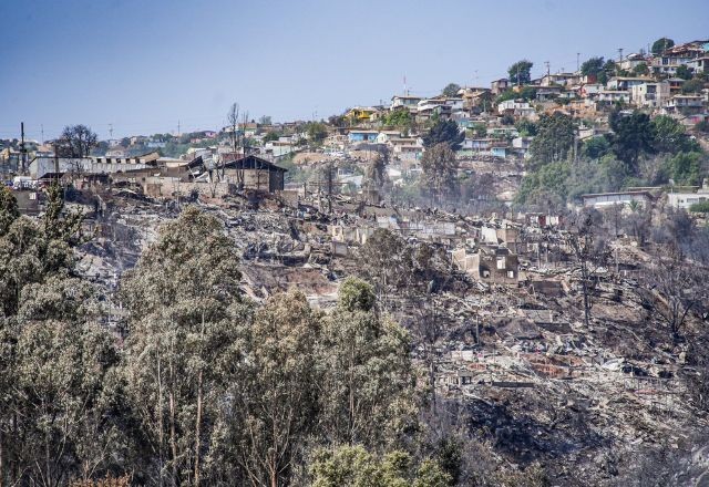 Imagem da noticia Número de mortos em incêndios florestais no Chile sobe para 112