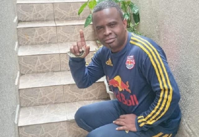Imagem da noticia Ex-vocalista do Muleke Travesso é preso por não assinar documento