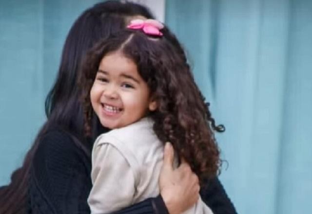 Imagem da noticia Familiares prestam homenagem a menina de 3 anos que morreu após ser baleada