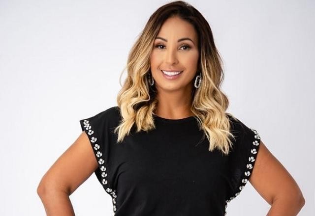 Imagem da noticia Cantora Valesca Popozuda é internada no Rio com pneumonia bacteriana