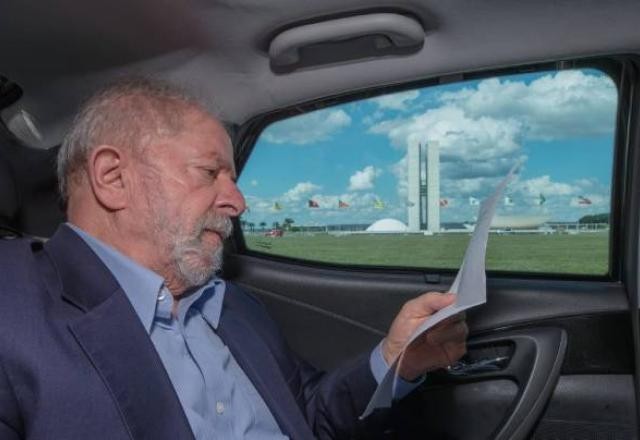 À Paris Match, Lula diz que será candidato contra Bolsonaro em 2022