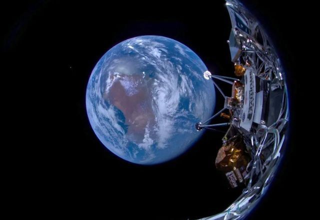 Imagem da noticia A caminho da Lua, módulo Odysseus tira selfies da Terra