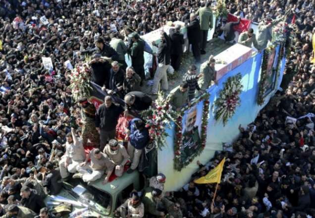 Imagem da noticia Irã: Tumulto em funeral de Soleimani deixa 56 mortos e mais de 200 feridos