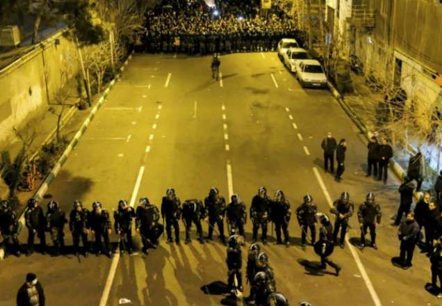 Imagem da noticia Irã tem terceiro dia seguido de protestos contra o governo