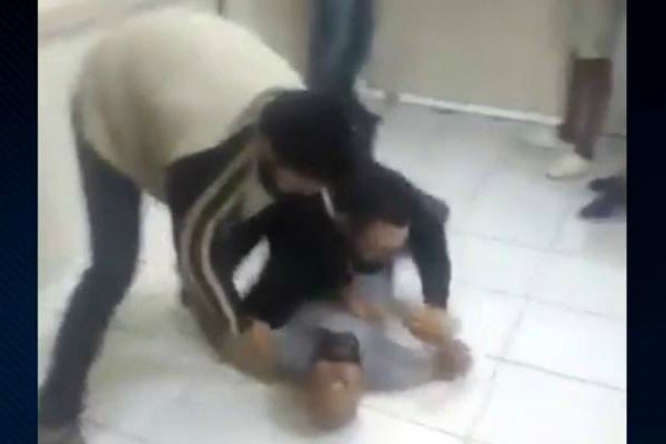 Imagem da noticia Irmão de paciente questiona demora e é agredido dentro de hospital