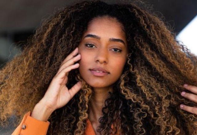 Imagem da noticia Atriz e modelo Isis Freitas morre aos 22 anos