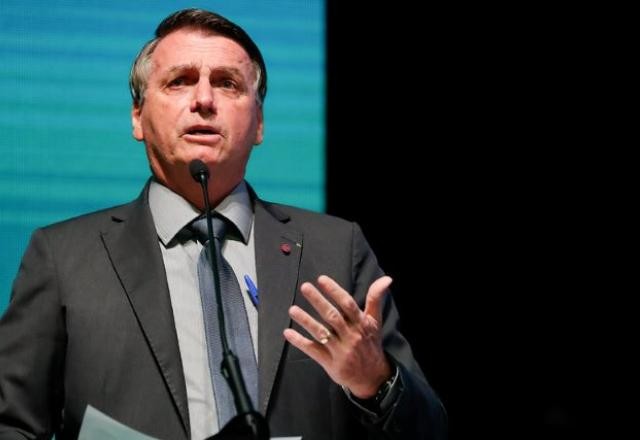 Bolsonaro e ministros discutem vacinação em jantar com empresários