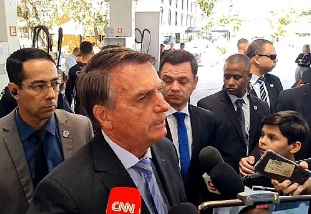 Bolsonaro volta a questionar eleições e diz querer "transparência"