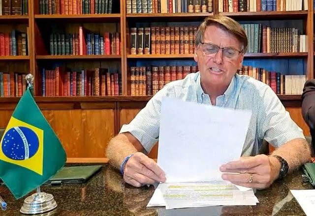 Imagem da noticia Bolsonaro diz que perdão a Silveira "é constitucional e será cumprido"