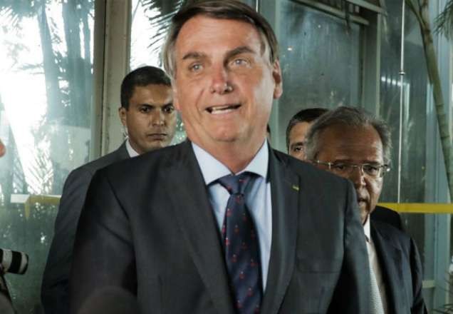 Jair Bolsonaro volta a minimizar os riscos do coronavírus no país: "Não é tudo isso"